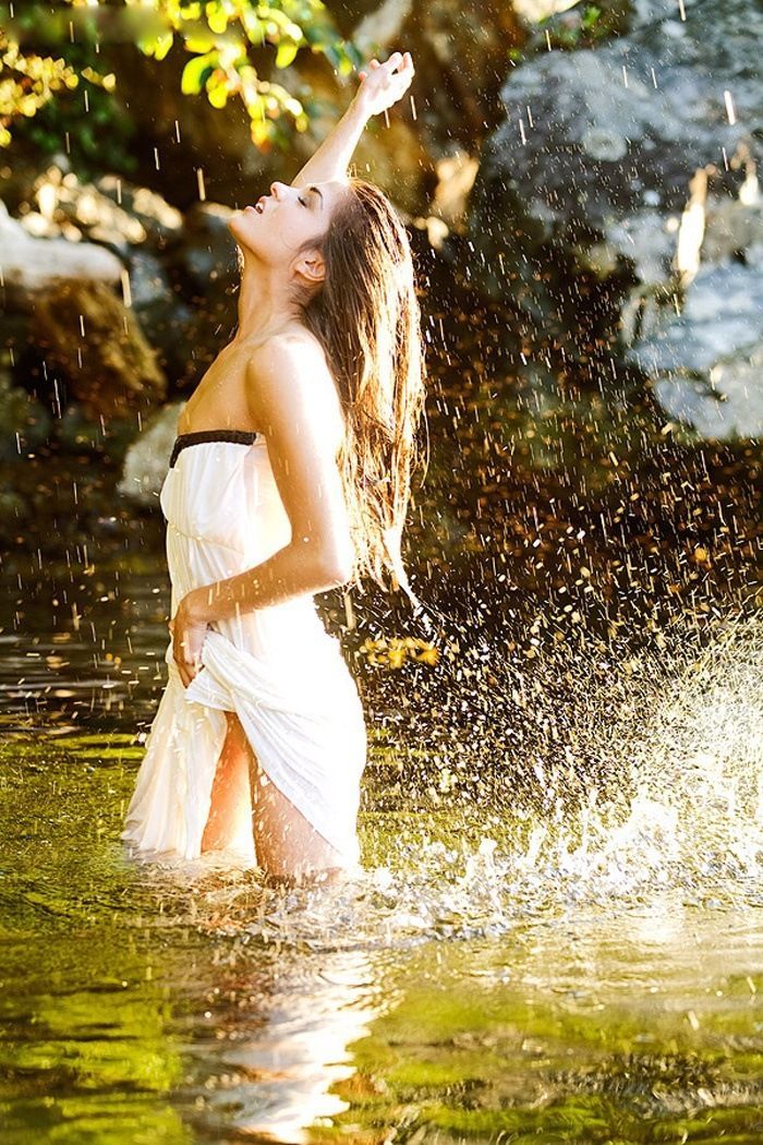 Marie Avgeropoulos in Bhavnagar