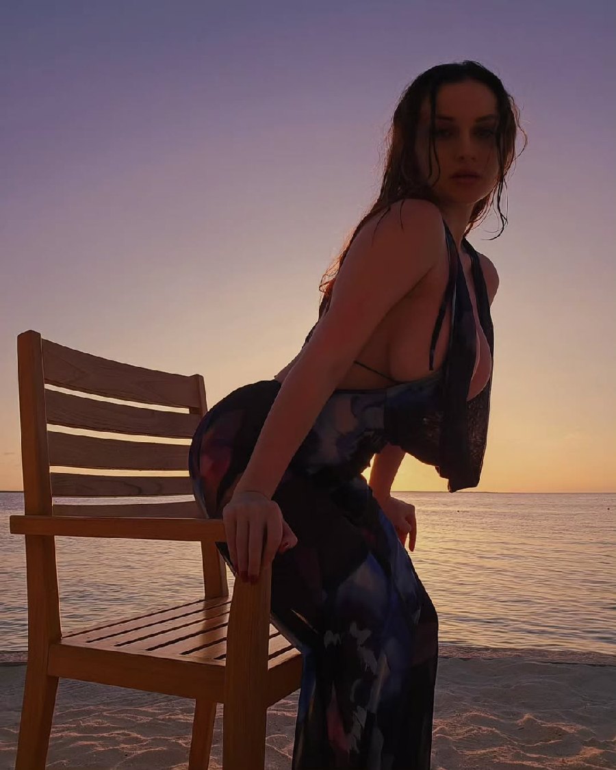 Sexy girl Miranda Faith nude in Bhavnagar