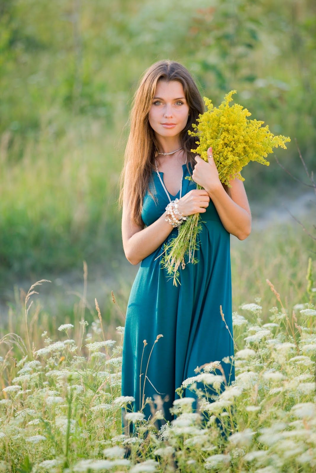 Slavic women in Bhavnagar