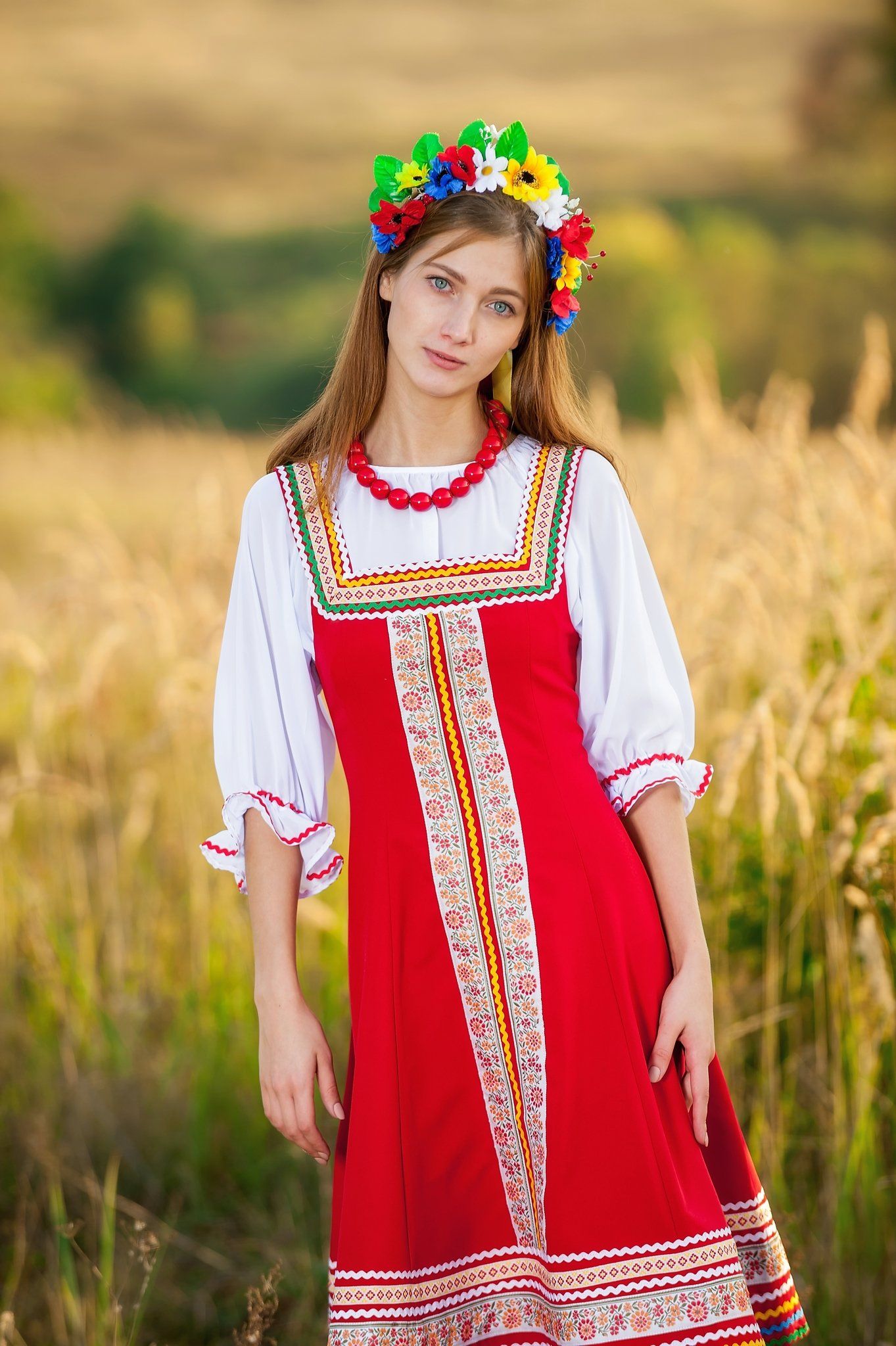 Women in Slavic costumes in Bhavnagar