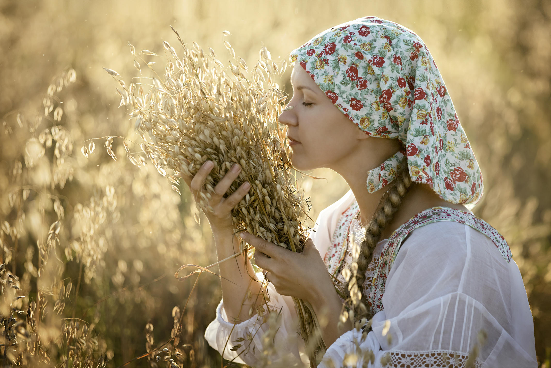 Photo Women in Slavic costumes in Bhavnagar