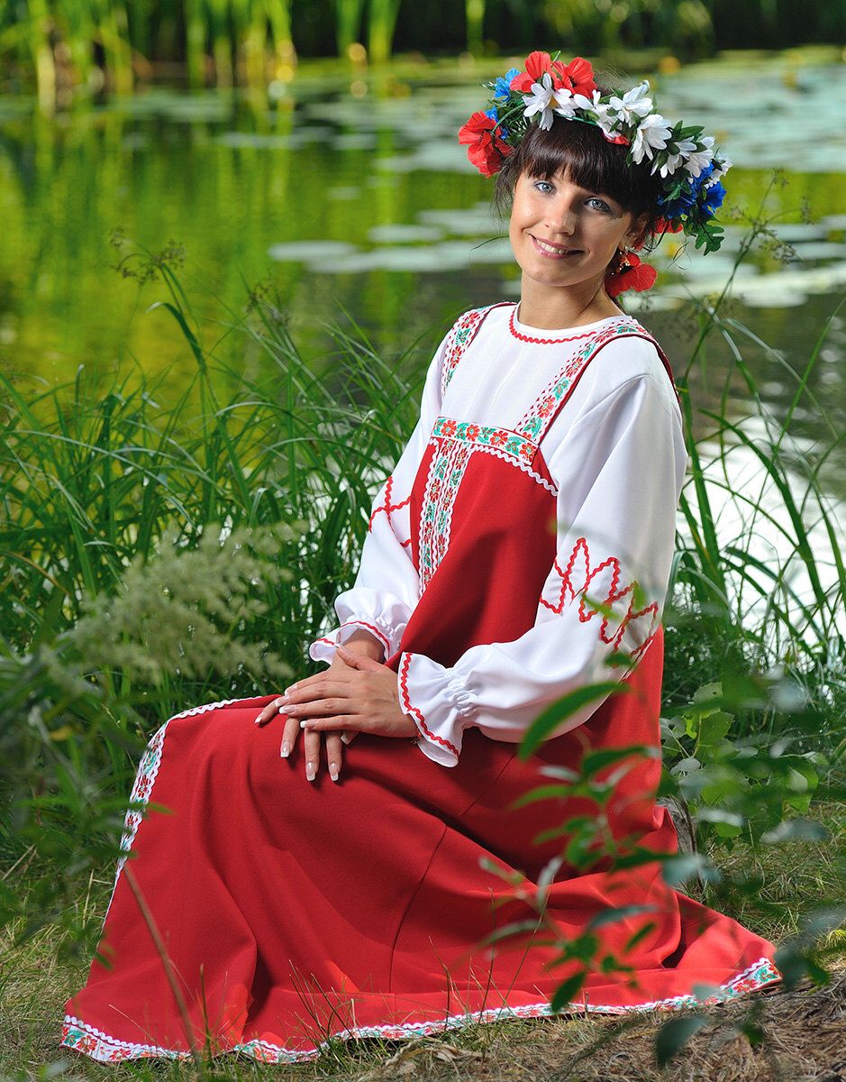 Beautiful girl Girls in Slavic costumes in Bhavnagar