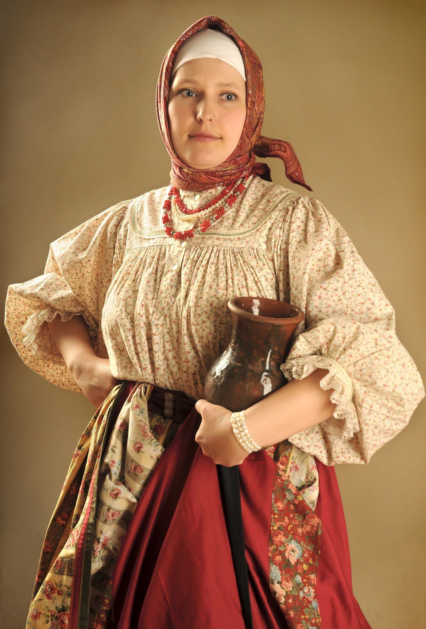 Girls in Slavic costumes in Bhavnagar